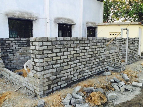 Кирпичи из старых медицинских масок Кирпичи из старых медицинских масок
