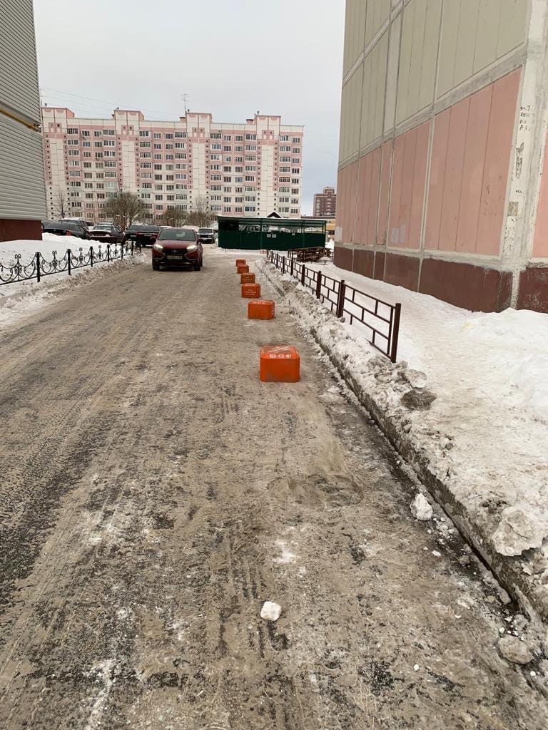Как сделать проезд к контейнерной площадке свободным